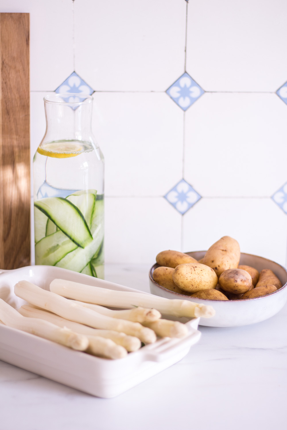 Schneller Ofen-Spargel mit Zitronen-Pesto – 30 Minuten Abendessen (zumindest fast) - rein pflanzlich, vegan, glutenfrei, ohne raffinierten Zucker - inzone.biz